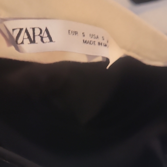 Zara Cream Asymmetrical Fitted Blouse - Picture 2 of 3